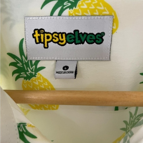 Tipsy Elves Size Large Pineapple Hawaiian Shirt Cotton  Rayon Pineapples - Picture 3 of 4